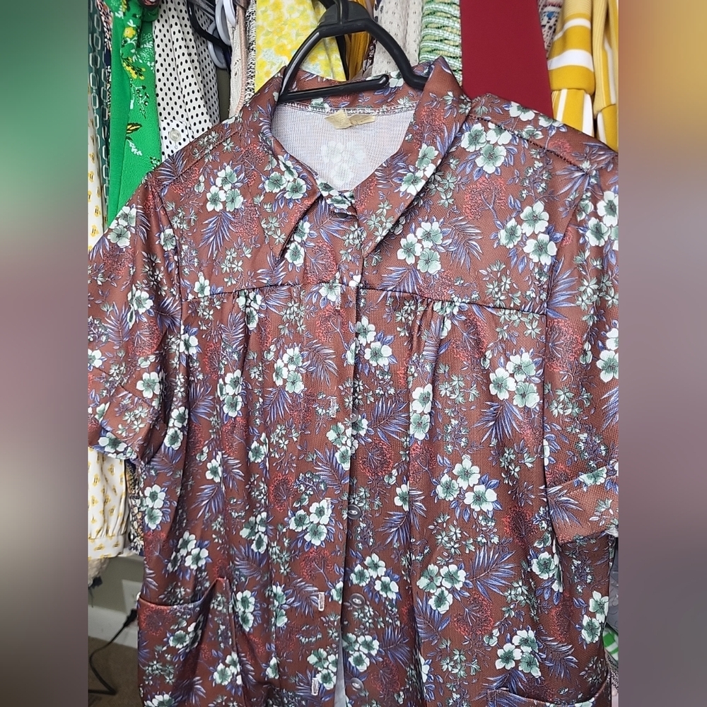 1970s Vintage Polyester Floral 'Lunch Lady' Button Short Sleeve Shirt Sz L